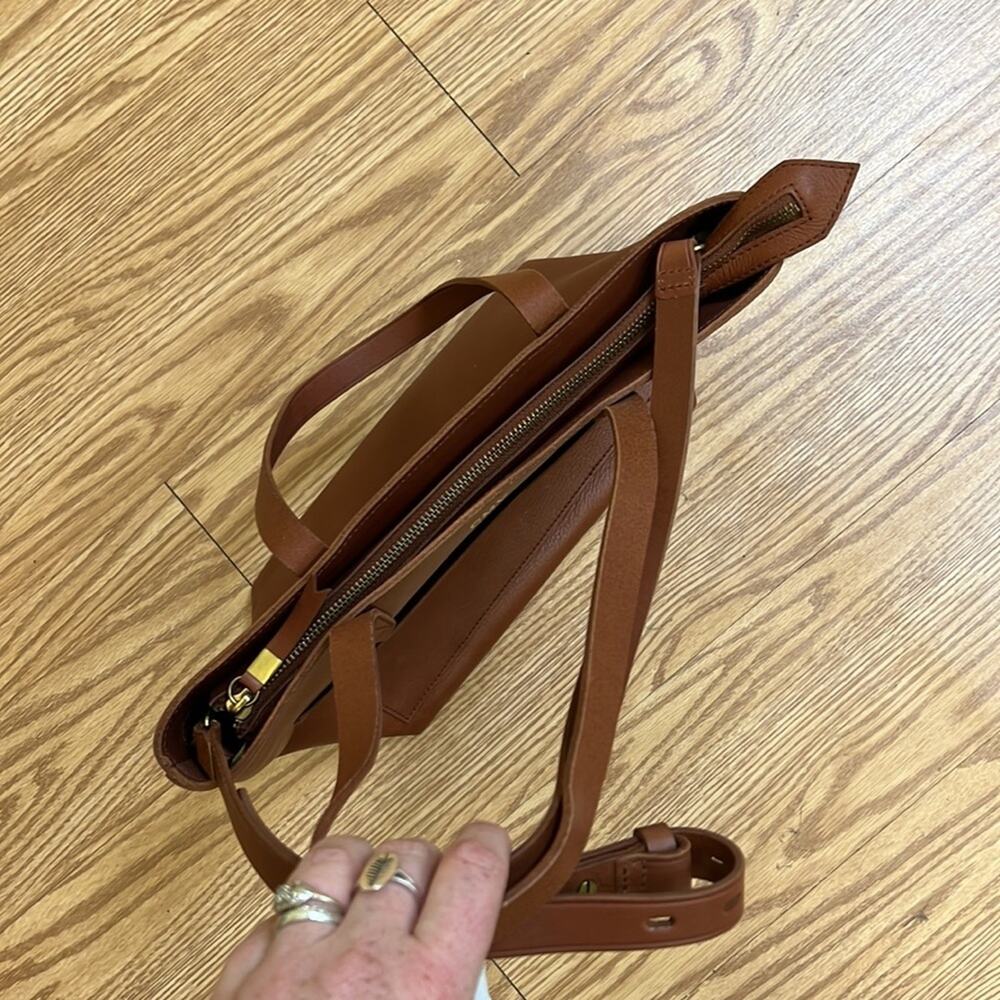 Madewell transport tote large zip top NWT brown leather classic crossbody women - Picture 5 of 7